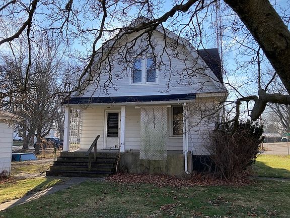 4th image of 302 E Hopkins Ave