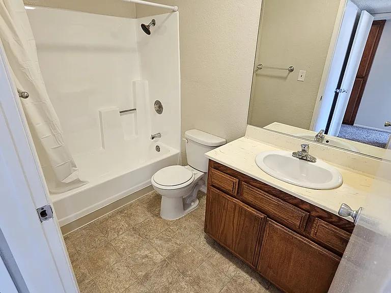 12460 Kittridge St #2 — Photo 21
