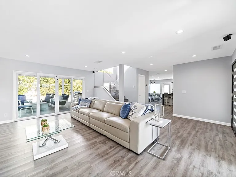 8711 Mossford Dr — Photo 16
