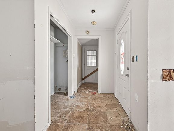 4th image of 10203 Heather Hill Dr