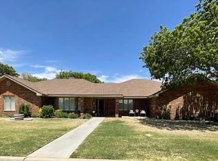 1209 5th St, Plains, TX 79355