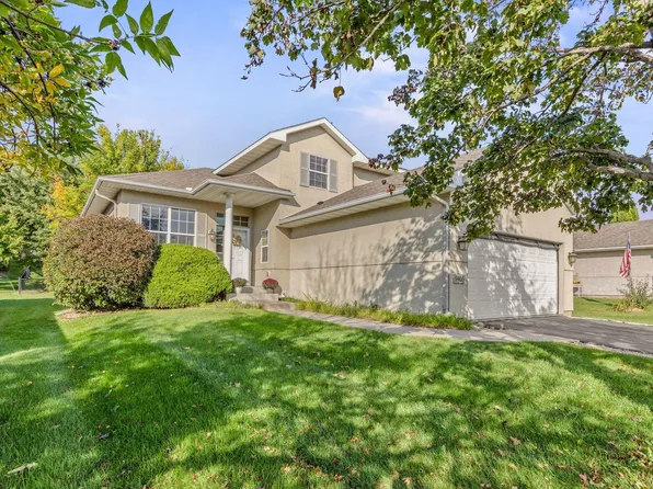 9405 214th St W, Lakeville, MN 55044