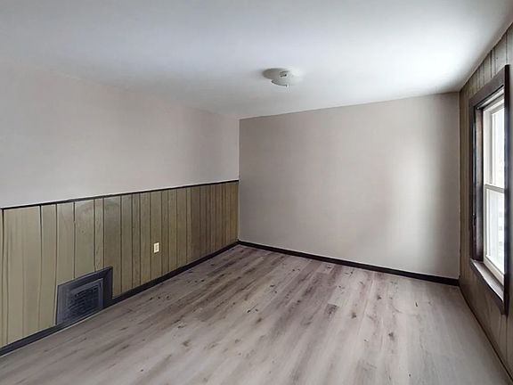4th image of 14 Johnson Ave APT 1