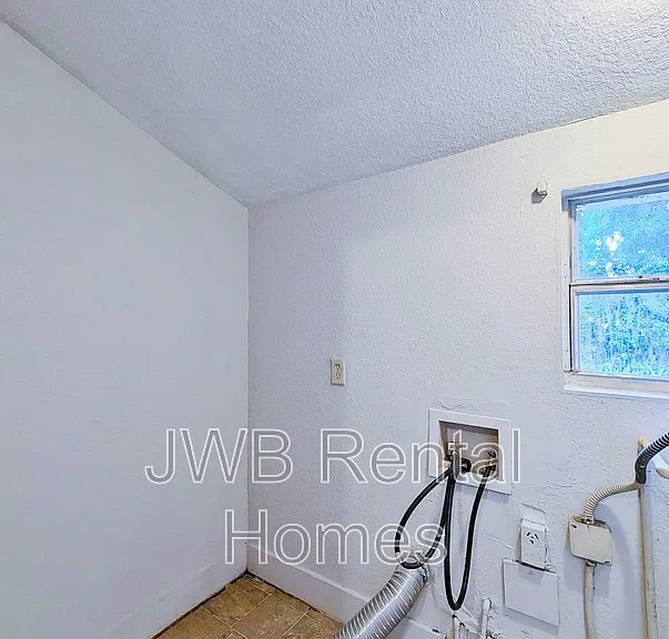 2942 Bethel Ct — Photo 15