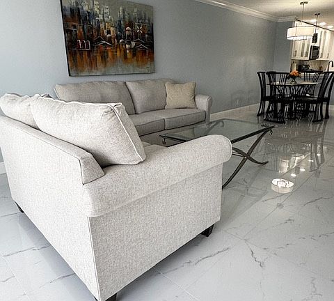 2nd image of 5675 Queen Palm Ct