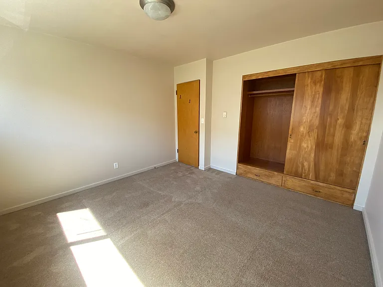 Cortina Apartments — Photo 11