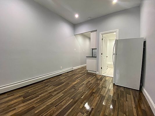 2nd image of 445 Bainbridge St #2F