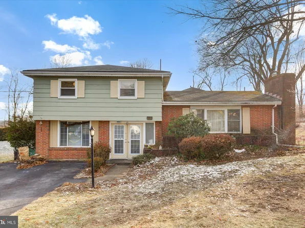 5013 Bass Lake Dr, Harrisburg, PA 17111