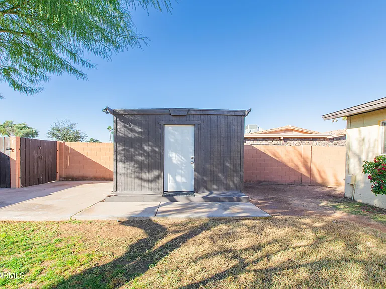 1813 E Ellis Dr — Photo 51
