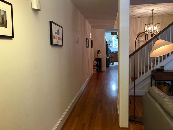 4th image of 522 1/2 N 1st St