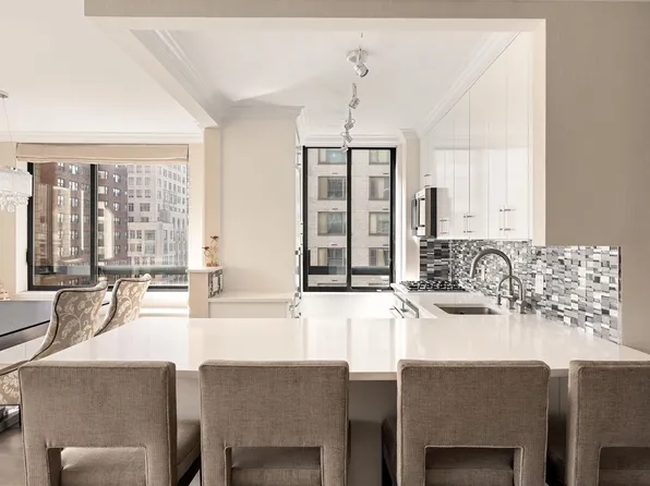 171 East 84th Street 7B image 3 of 18