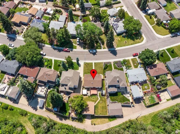 4508 109a Ave NW, Edmonton, AB T6A 1S4