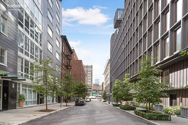 Rented by Sotheby's International Realty | media 21