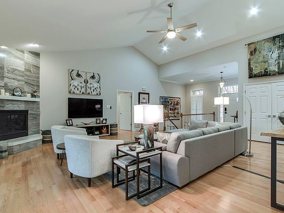 5th image of 228 Mialaquo Cir
