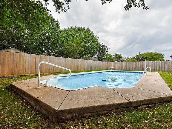 3rd image of 7218 Buchanan Dr