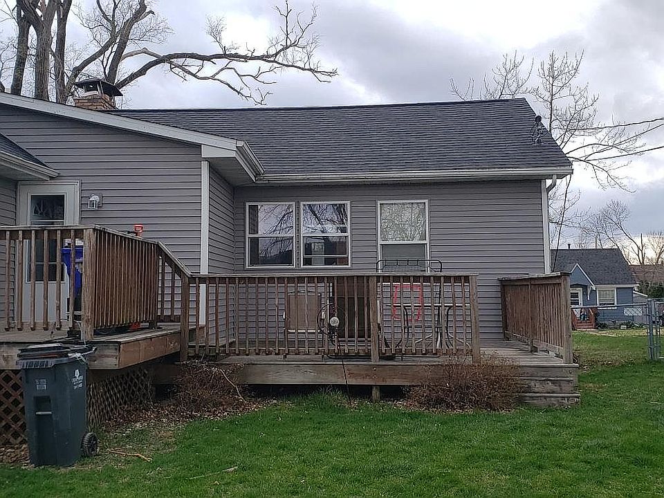 2nd image of 3005 C Ave NE