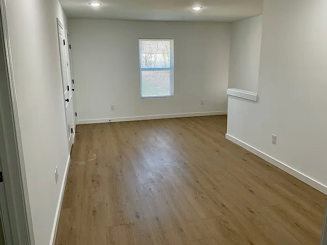 3 bed, 2.5 bath, 1460 sqft, $1,800 — Photo 4