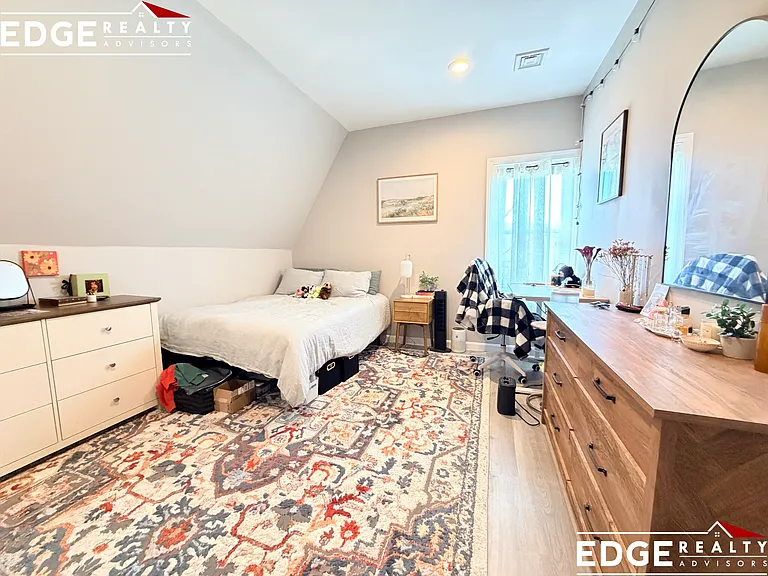 66 Quint Ave #2A — Photo 6