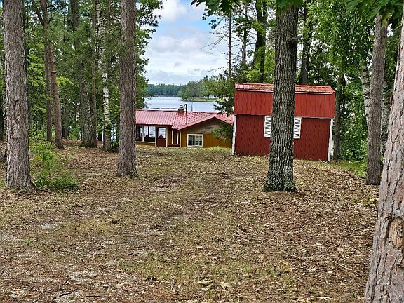 2nd image of 8994 Lake Nettie Rd