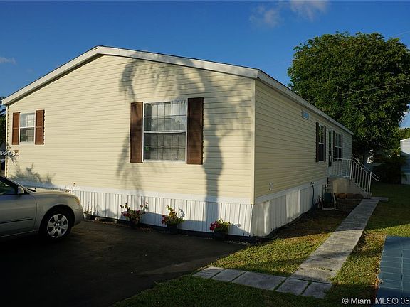 3rd image of 28501 SW 152nd Ave Lot 98