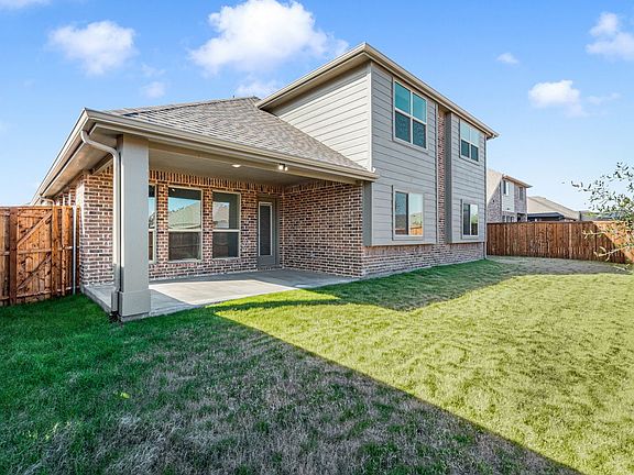 3rd image of 1807 Emerald Vista Blvd
