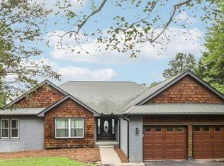 118 Pucketts Cove Rd, Greenwood, SC 29649