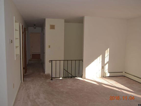 5th image of 38 Byrne Ave