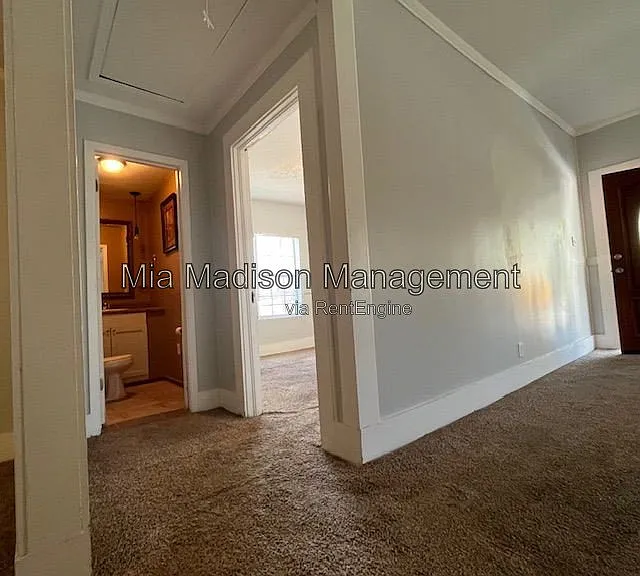 211 W 59th St #A — Photo 6