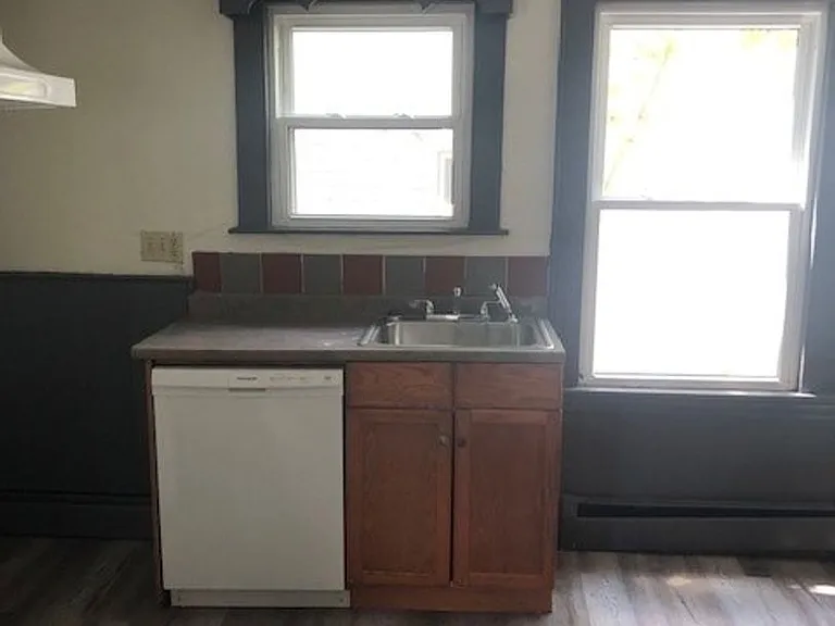 4 River St — Photo 12