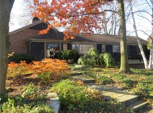301 Sedgwick Dr, Syracuse, NY 13203