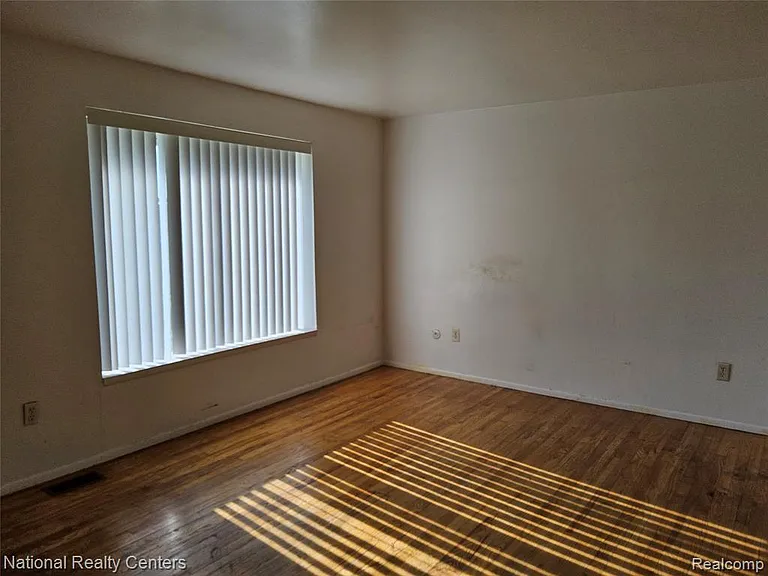 29576 City Center Dr #4 — Photo 8