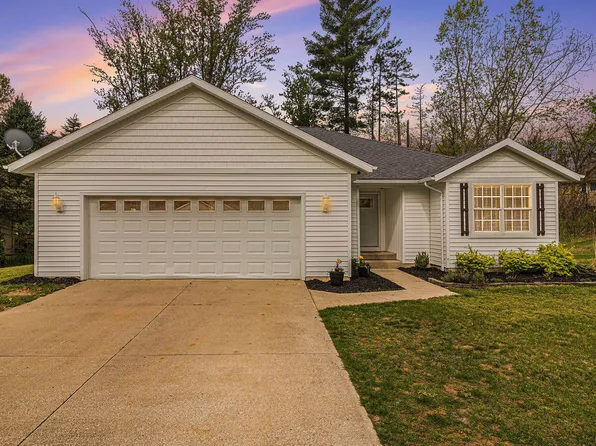 1805 Pinehill Dr, Hastings, MI 49058