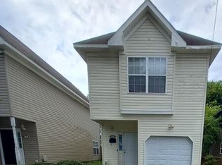 2046 Spadina Ave, Chesapeake, VA 23324