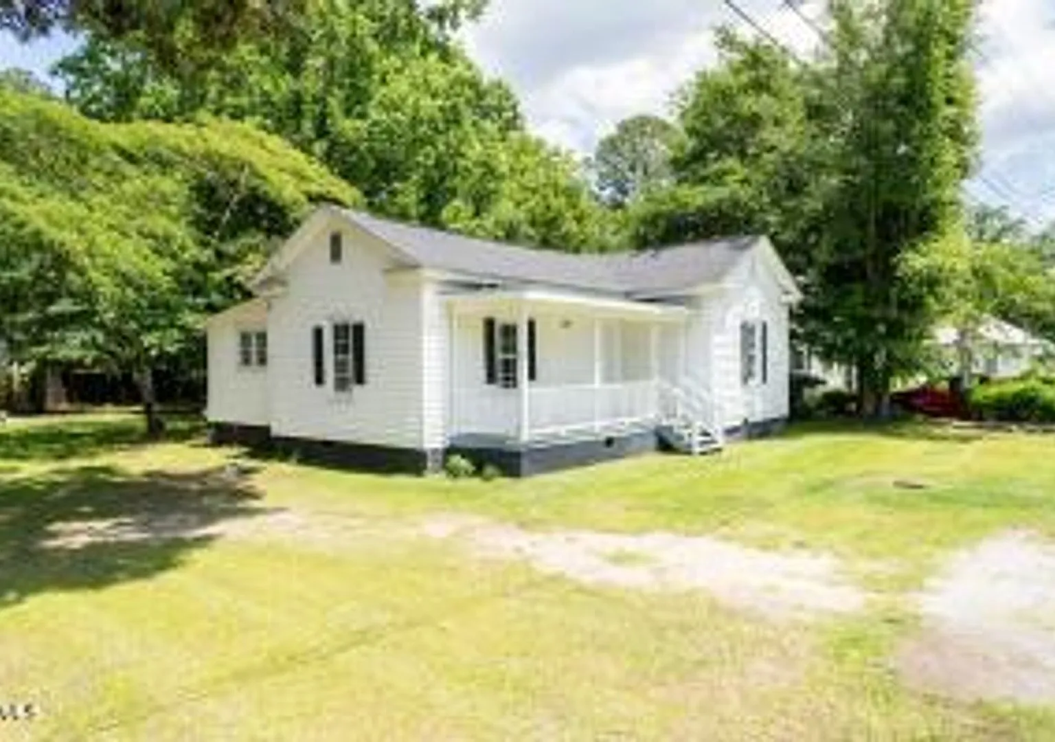 Recently Refreshed Two Bedroom Home! — Photo 4
