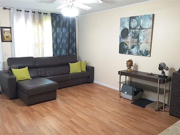 5th image of 249 Farnham #K