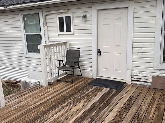 2nd image of 615 Parkview Ave