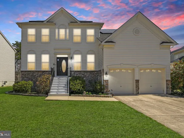 2001 Yorkshire Ln, Waldorf, MD 20603