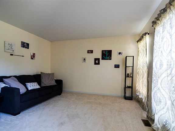 3rd image of 1233 Thistledown Ct