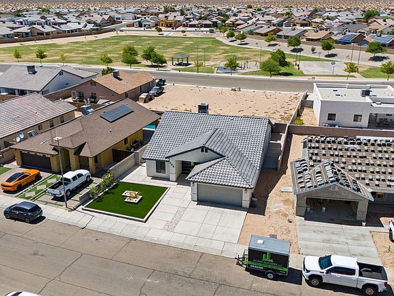 3rd image of 306 N Escamilla Ct