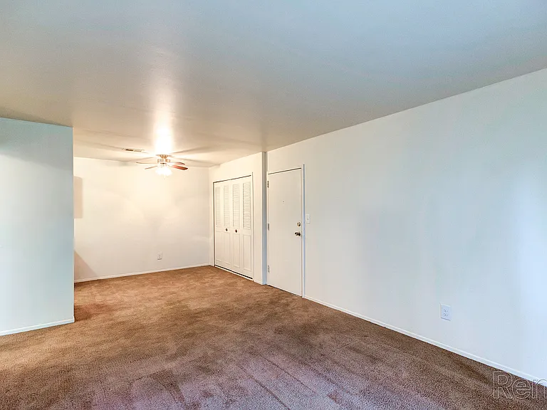 The Glens Apartments — Photo 22