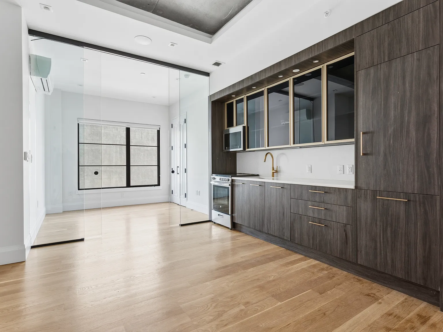 329 Gates Avenue — Photo 3