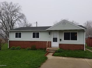 313 Aylworth Ave, South Haven, MI 49090