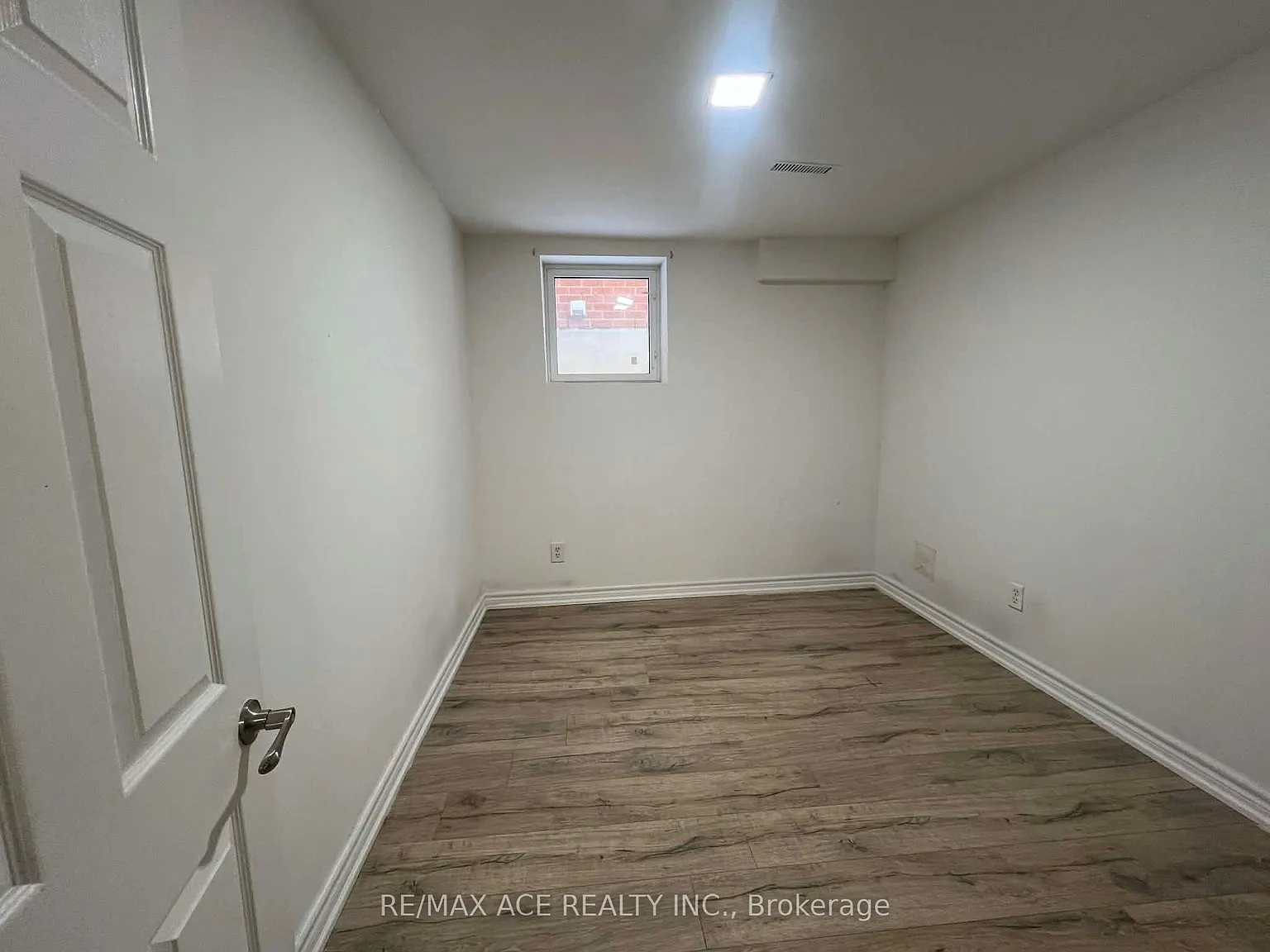 3 bed, $1,700 — Photo 3