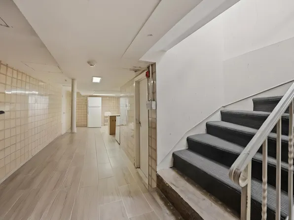 1596 East 17th Street image 9 of 11