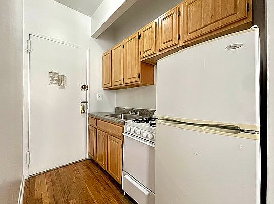 2nd image of 206 W 106th St APT 66