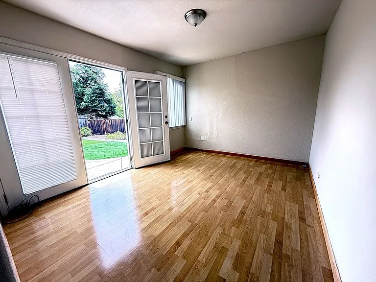 2314 Upland Dr — Photo 5