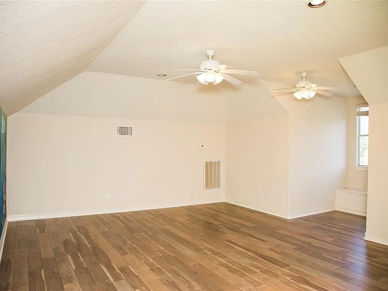 2032 Cork St — Photo 25
