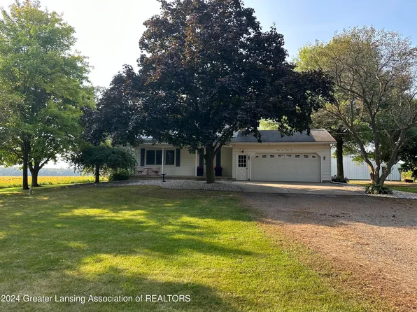 6465 W Maple Rapids Rd, Saint Johns, MI 48879