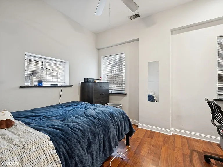 116 W Grand Ave #2 — Photo 8