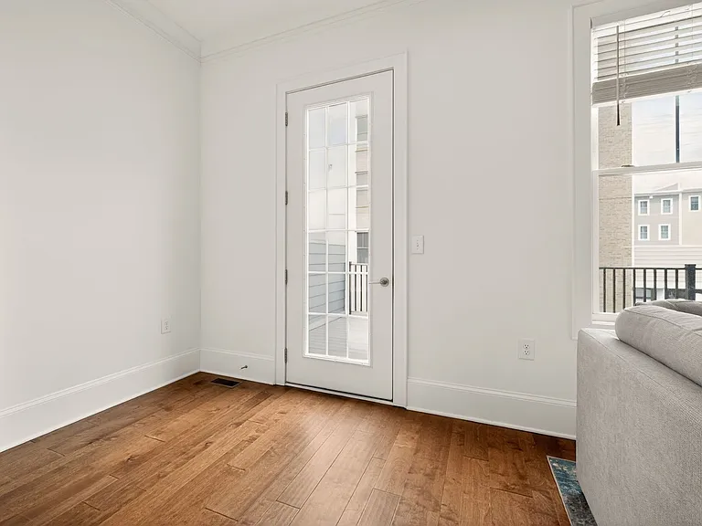 333 SE Eheart St — Photo 23